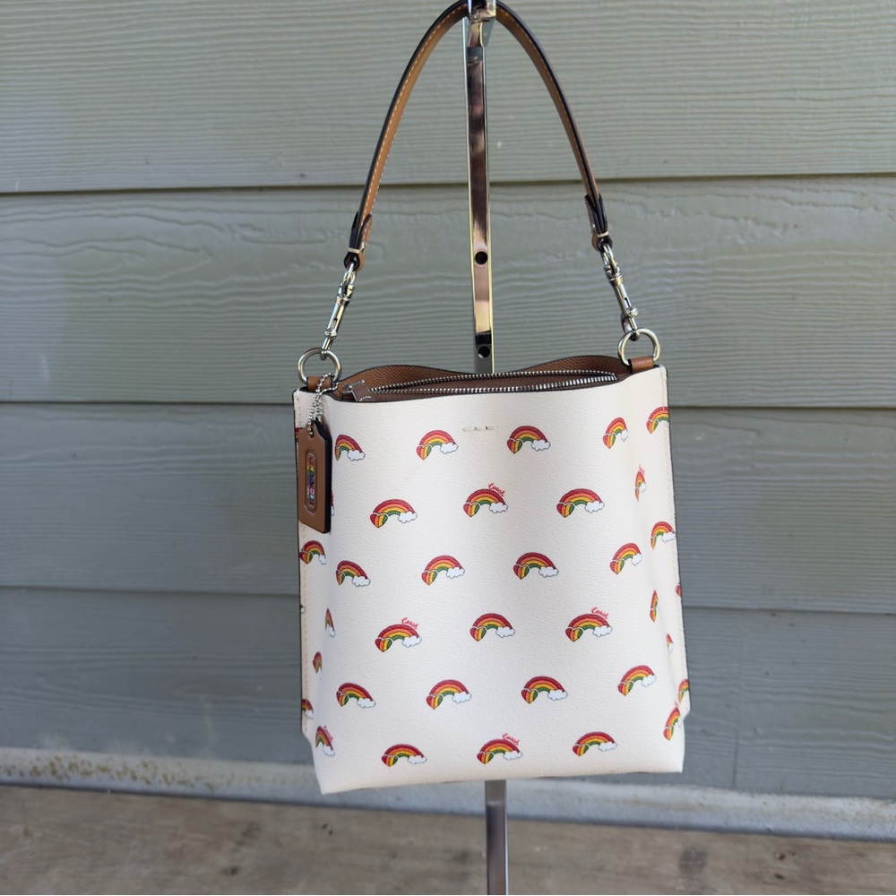 Like NEW Coach Mollie 22 Bucket Bag 🌈Rainbow Print Canvas & Leather w/ Wallet - Picture 4 of 7